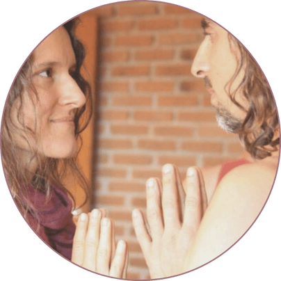 Prática de reverência antes da Massagem Tântrica para casais SP